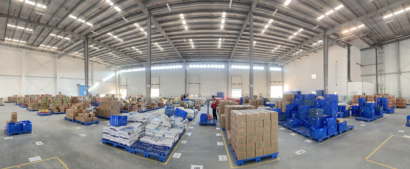 /QJ_944246858609.jpg 綜保區(qū)干雜倉(cāng)內(nèi)景 劉鴻池.jpg