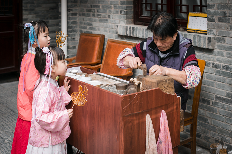 /QJ_633823548515.jpg 感受手工藝人的打金技藝.jpg