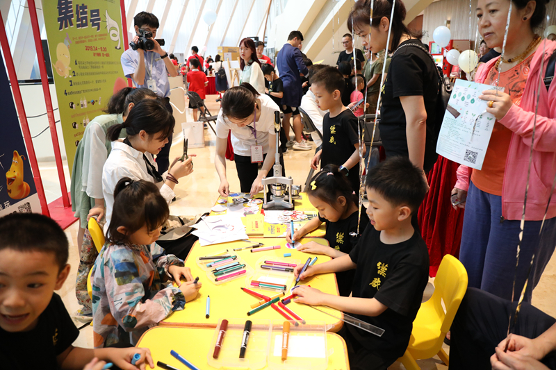 /QJ_762998873526.jpg 打開藝術(shù)之門.JPG