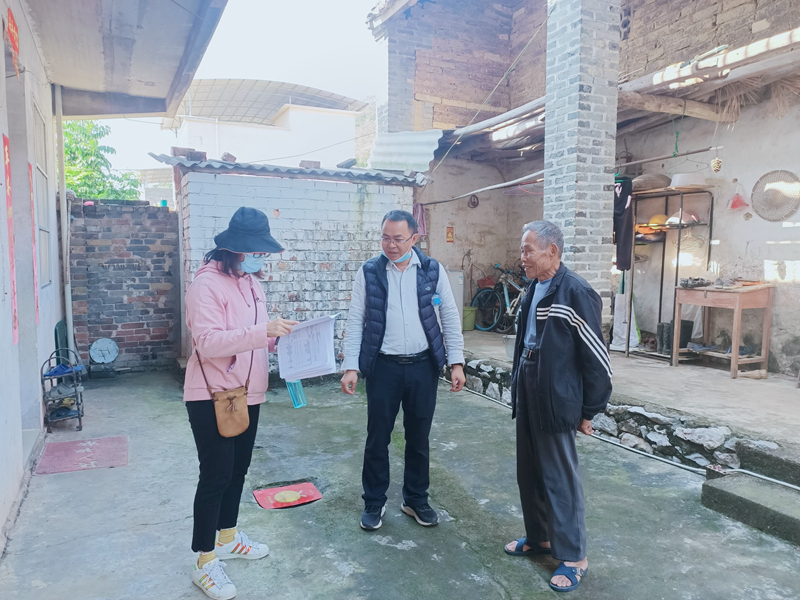 /QJ_893617146249.jpg 入戶開(kāi)展防貧監(jiān)測(cè)排查.jpg