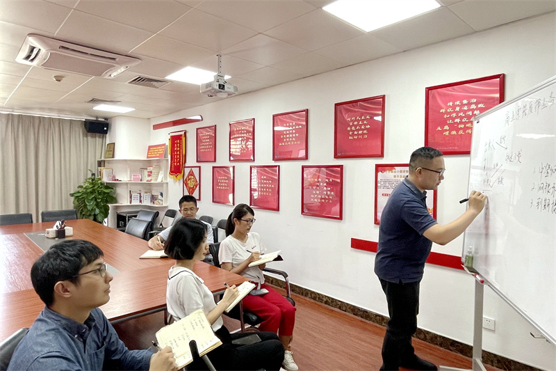 /QJ_240792614122.jpg 開展“融達小課堂”業(yè)務(wù)培訓(xùn).jpg